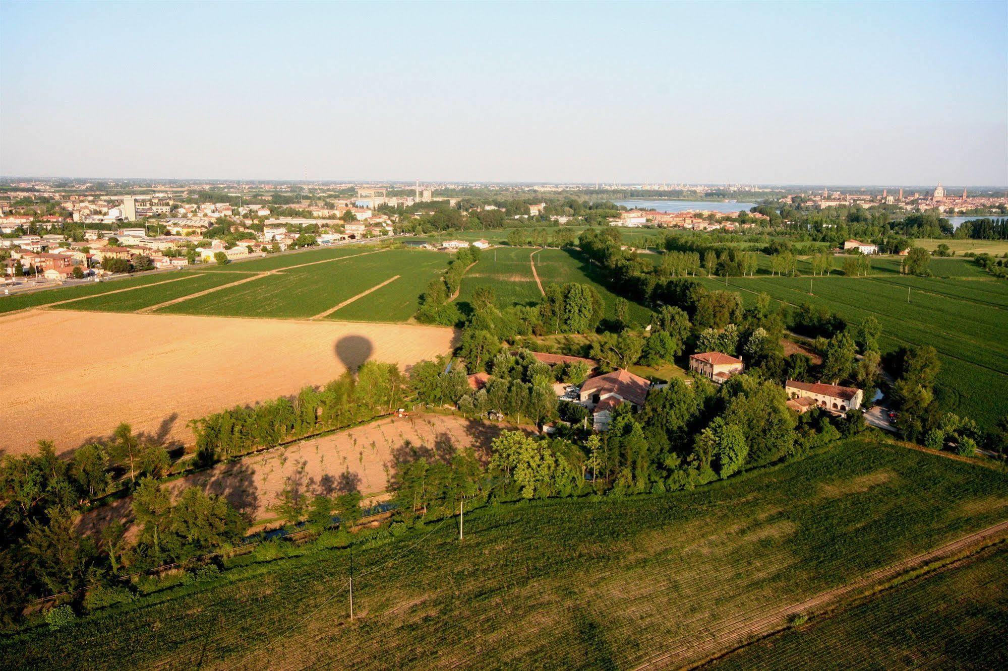 Agriturismo Corte San Girolamo มานโตวา ภายนอก รูปภาพ